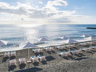 Пляж — отель Riviera Sunrise Resort&Spa в Алуште